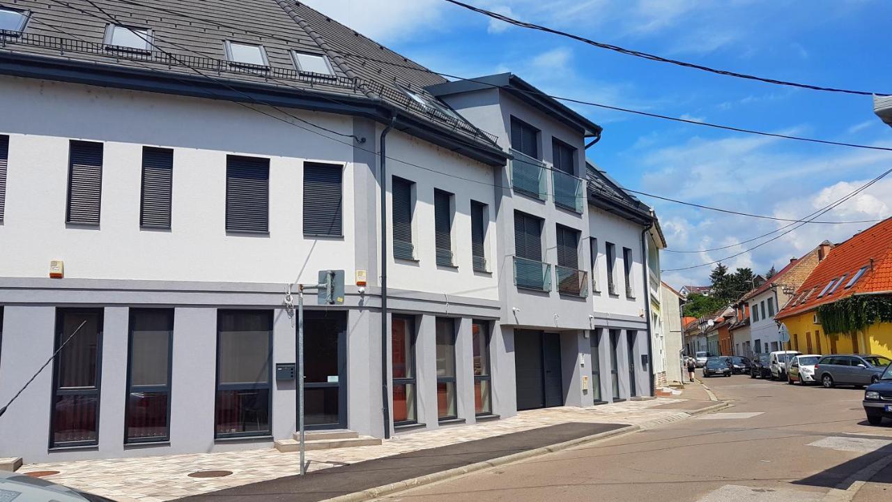 Silver Lodge Apartment 1 Eger Exterior foto